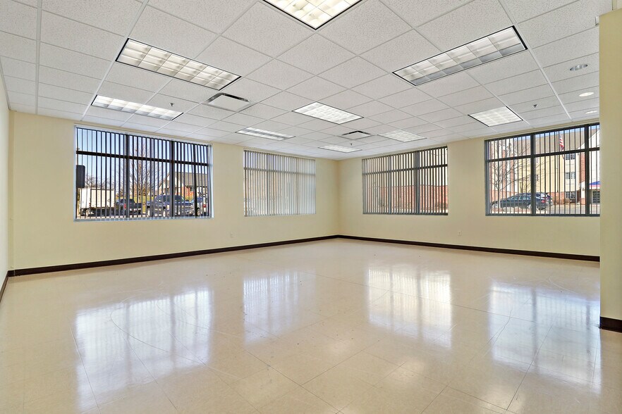 More Photos Of 10222 74th St, Kenosha Medical For Lease