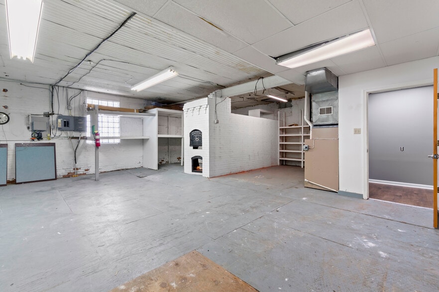 More Photos Of 101 Railroad Ave, Carnegie Warehouse For Sale
