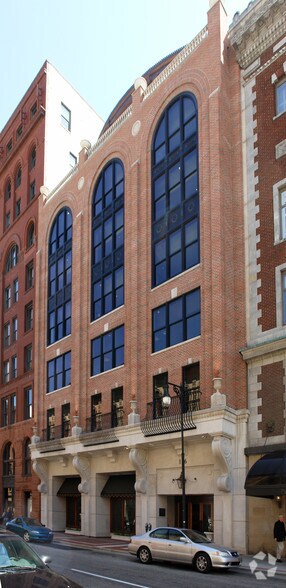 More Photos Of 126 Ottawa Ave NW, Grand Rapids Office For Lease