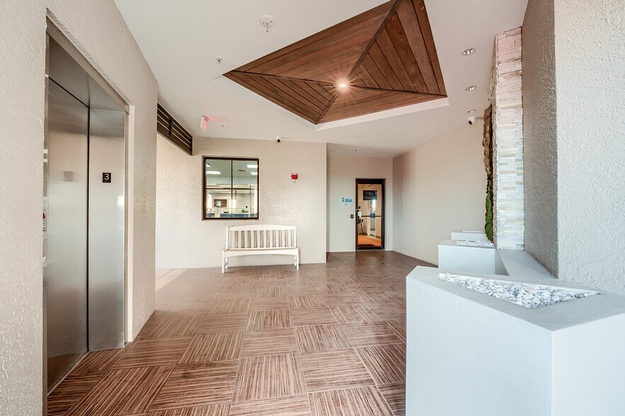 More Photos Of 24031 Tamiami Trl, Bonita Springs Office For Lease