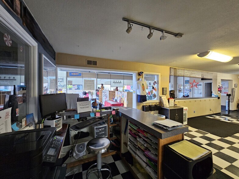 More Photos Of 815 N 1st Ave, Great Falls Auto Dealership For Lease