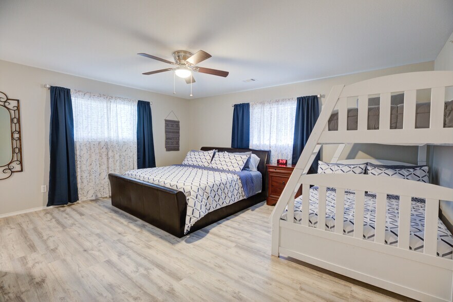 More Photos Of 740 E Mather St, New Braunfels Apartments For Sale