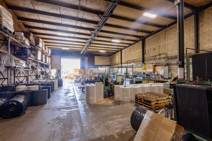 More Photos Of 99-1330 Koaha Pl, Aiea Warehouse For Sale