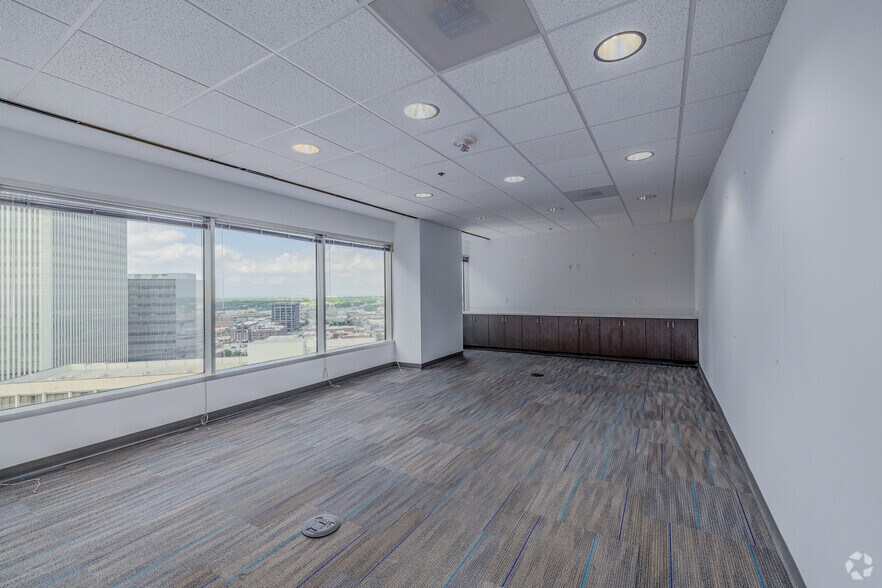 Photo of 17th Floor Ste 1710