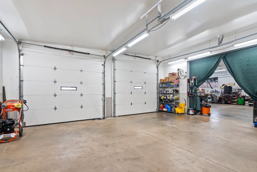 More Photos Of 1413-1415 Elkins Ave, Levittown Freestanding For Lease