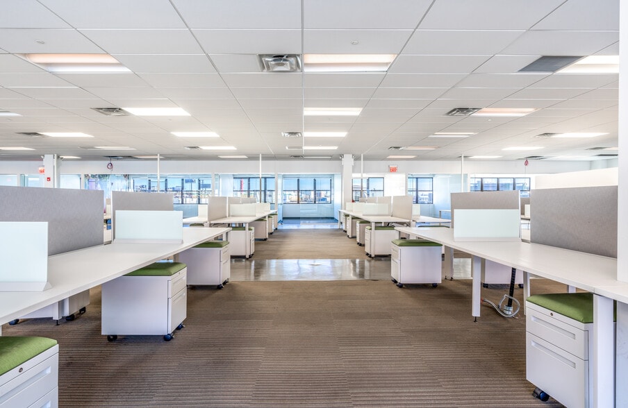 More Photos Of 53-01 11th St, Long Island City Warehouse For Lease