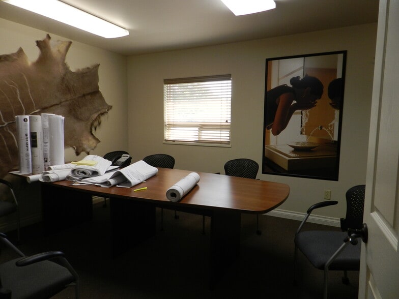 More Photos Of 1541 Ogden Rd, Montrose Medical For Lease