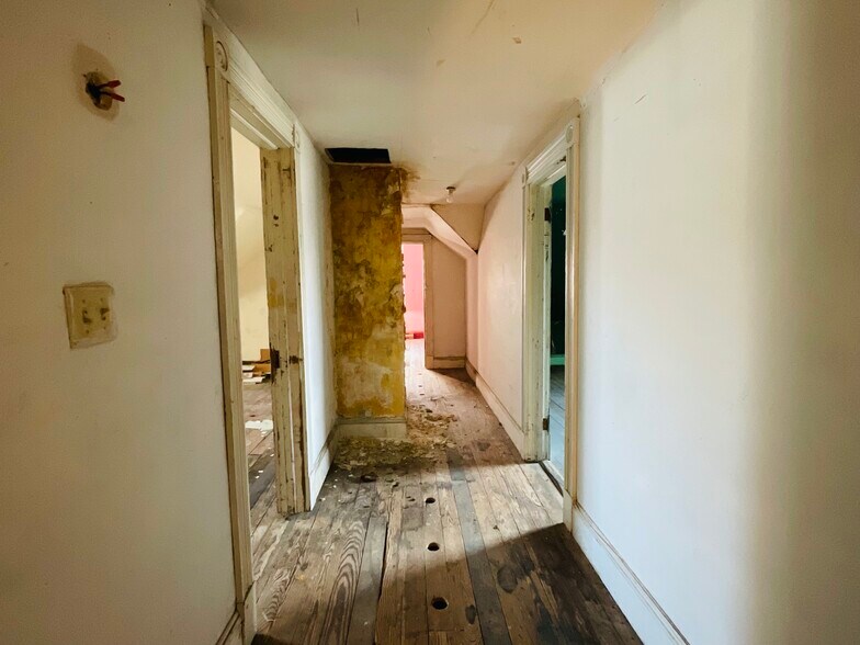 More Photos Of 179 1st St, Pittsfield Office Residential For Sale