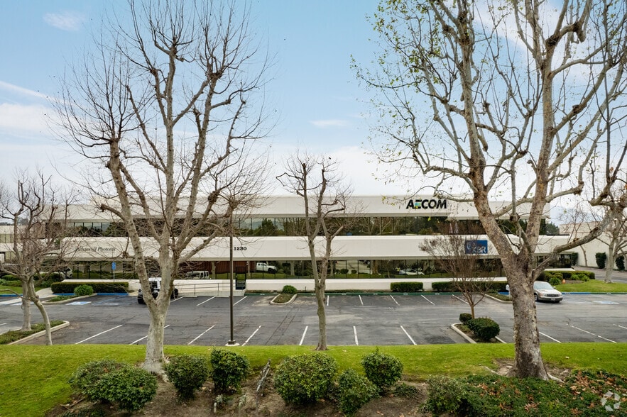 More Photos Of 1220 Avenida Acaso, Camarillo Warehouse For Lease