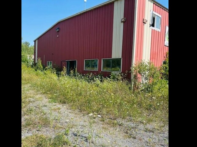 More Photos Of 4345 Northfield Rd, South Stormont Warehouse For Sale