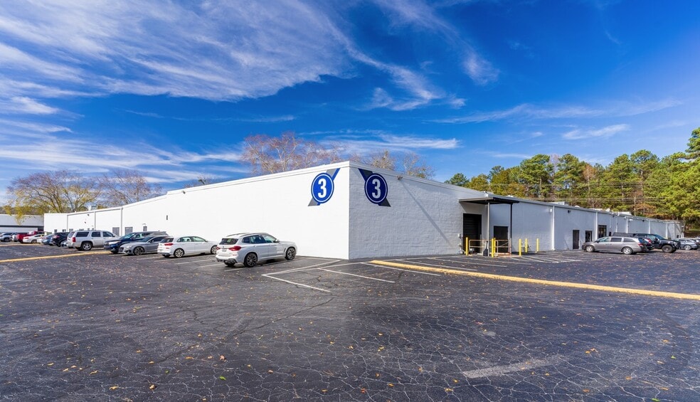 More Photos Of 1000 Holcomb Woods Pky, Roswell Unknown For Lease