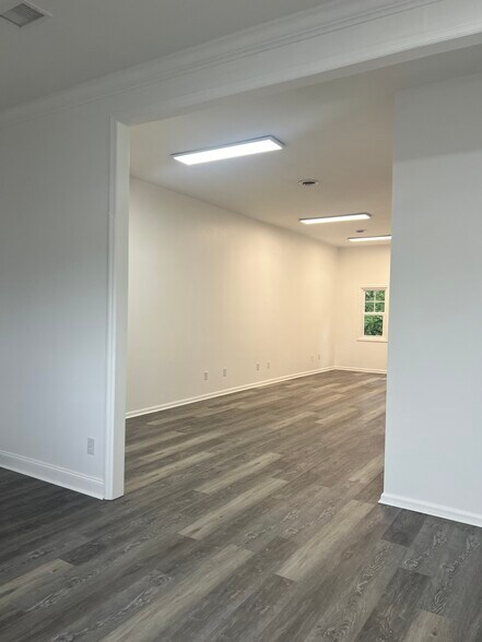 More Photos Of 6737 Ringgold Rd, East Ridge Office For Lease