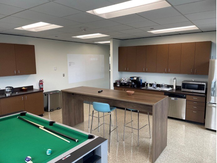 More Photos Of 10500 NE 8th St, Bellevue Office For Lease