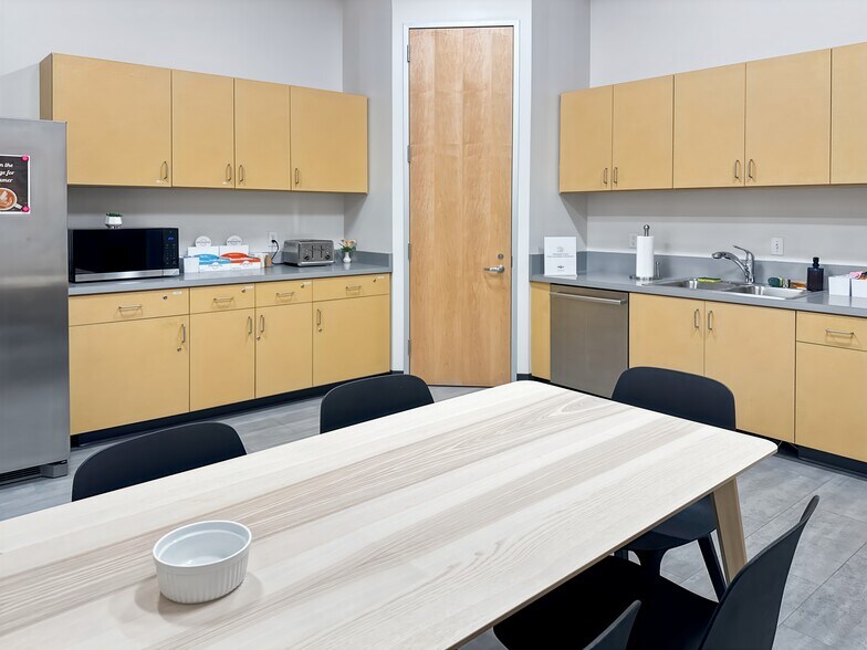 More Photos Of 1264 Hawks Flight Ct, El Dorado Hills Coworking Space