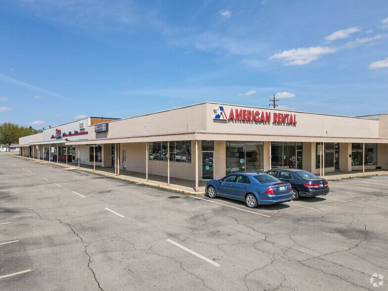 More Photos Of 206 W 30th St, Connersville Unknown For Lease