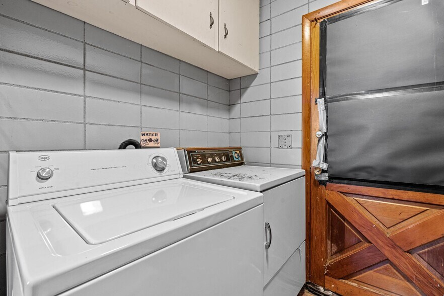 More Photos Of 1107 Rombach Ave, Wilmington Flex For Sale