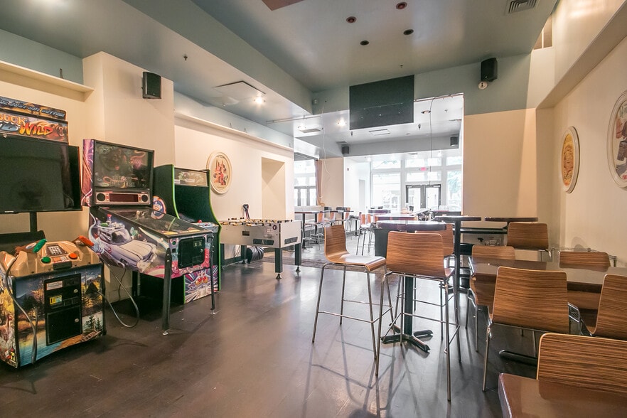 More Photos Of 1111-1113 Walnut St, Philadelphia Storefront For Sale