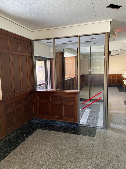 More Photos Of 1033 W Sylvania Ave, Toledo Bank For Lease