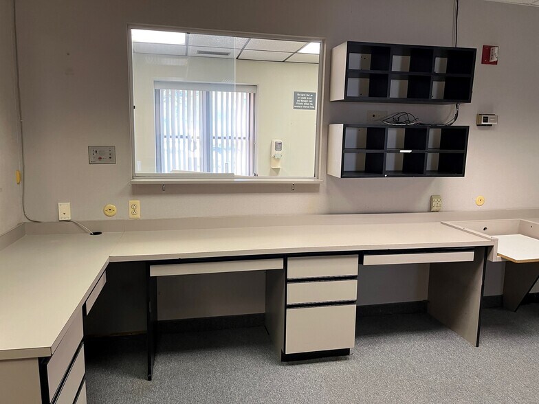 More Photos Of 2275 Whitehorse Mercerville Rd, Hamilton Office For Sale