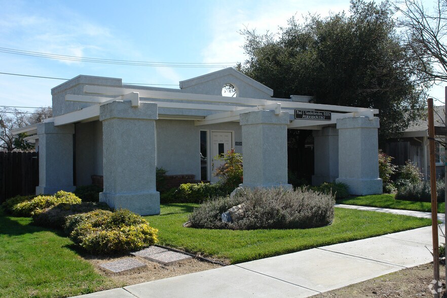 Primary Photo Of 1036 Vine St, Paso Robles Office For Sale
