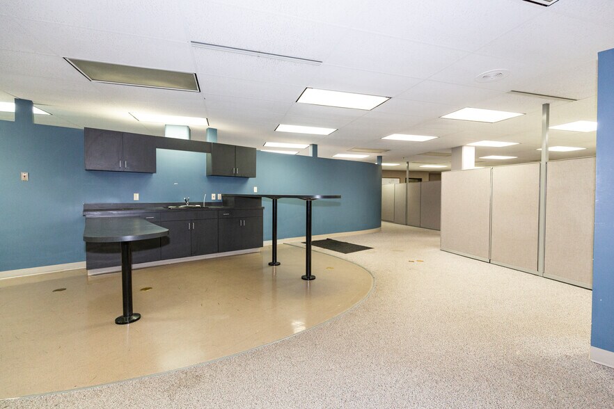 More Photos Of 823 S Detroit Ave, Tulsa Office For Sale