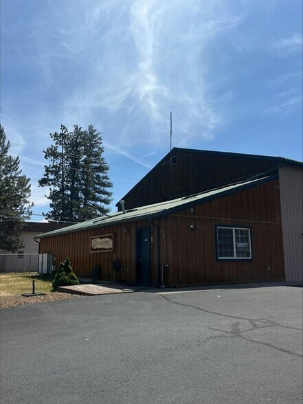 More Photos Of 307 W Sisters Park Dr, Sisters Warehouse For Sale