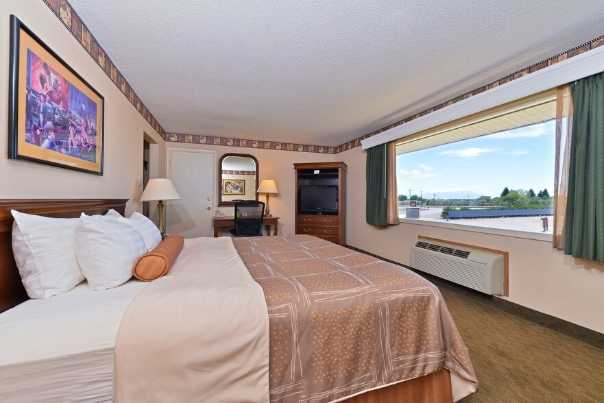 More Photos Of 2830 US Highway 160 W, Monte Vista Hotel For Sale