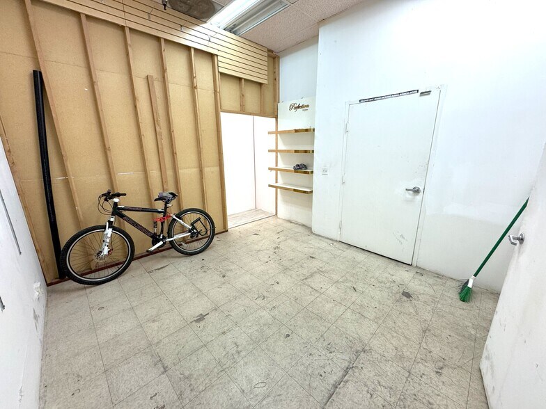 More Photos Of 1100 Wall St, Los Angeles General Retail For Lease