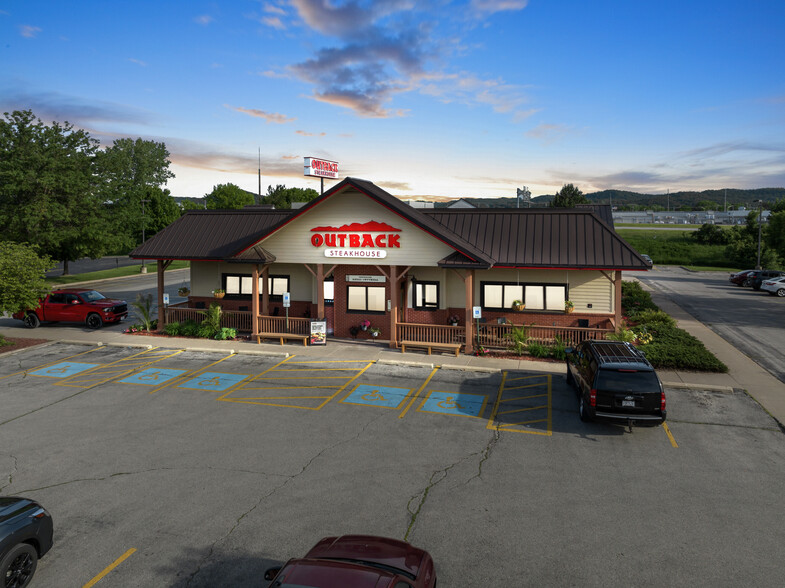 Primary Photo Of 311 Hampton Ct, Onalaska Restaurant For Sale