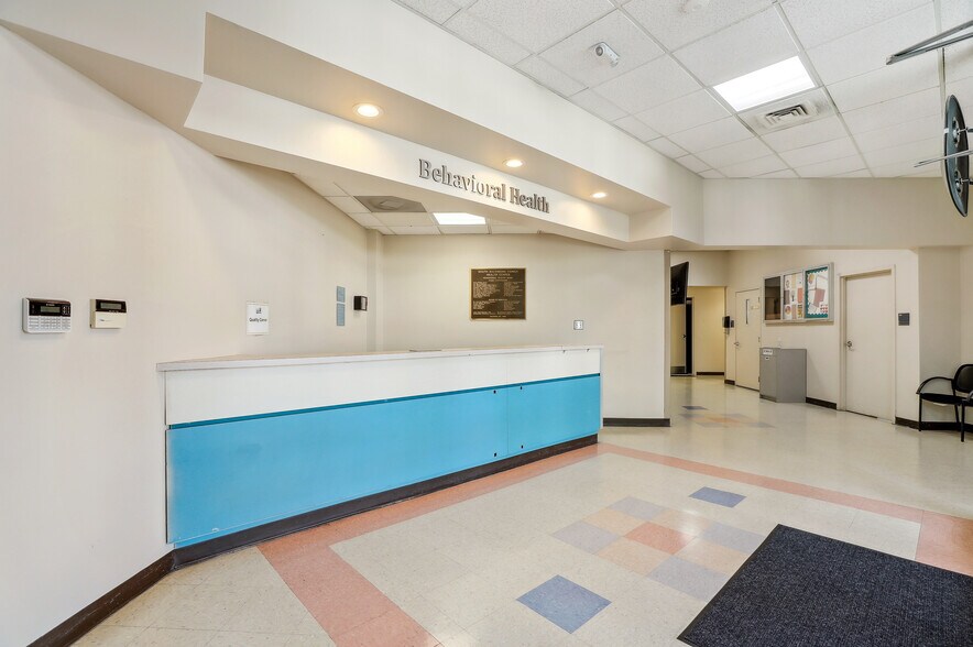 More Photos Of 631 Cherry Hill Rd, Baltimore Medical For Sale