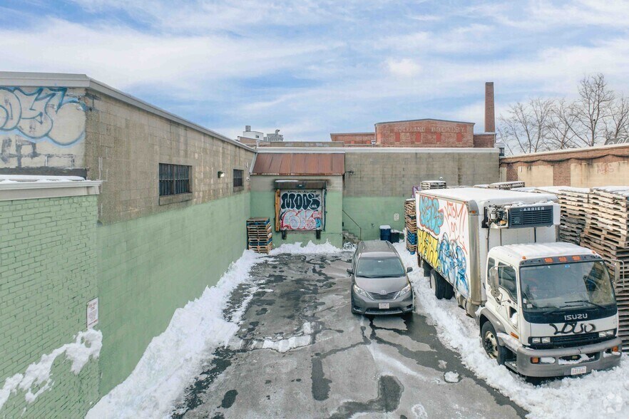 More Photos Of 1641 Columbus Ave, Boston Warehouse For Lease