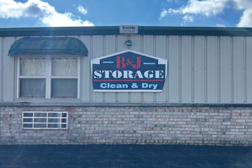 Primary Photo Of 5011 Highway 50, Delavan Self Storage For Sale