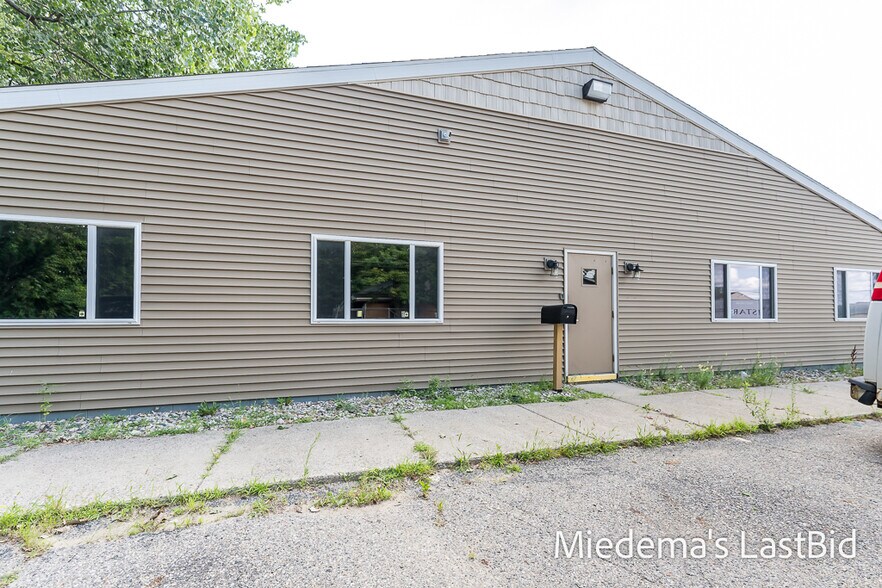 More Photos Of 409 Lentz Ct, Lansing Auto Repair For Sale