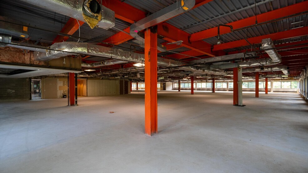 More Photos Of 1000 Sylvan Ave, Englewood Cliffs Office For Sale
