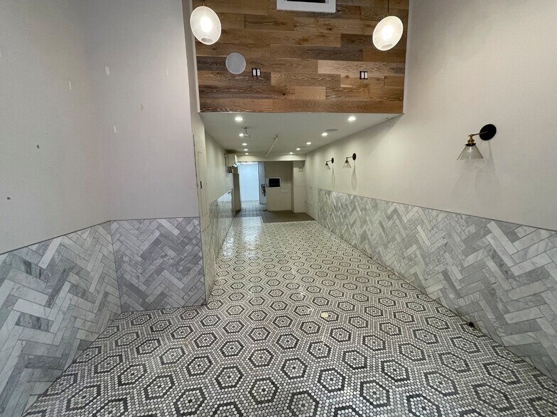 More Photos Of 264 35th St, New York Loft Creative Space For Lease