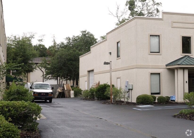 More Photos Of 20 Cardinal Rd, Hilton Head Island Showroom For Sale