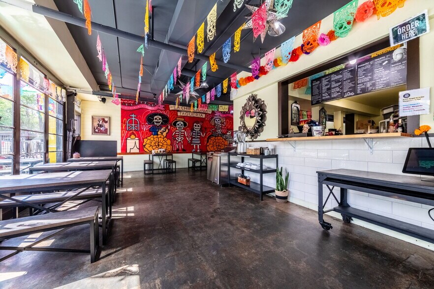 More Photos Of 2940 SW Avalon Way, Seattle Storefront Retail Residential For Sale