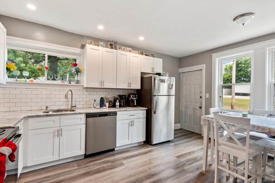 More Photos Of 95 Nutt Rd, Phoenixville Restaurant For Sale