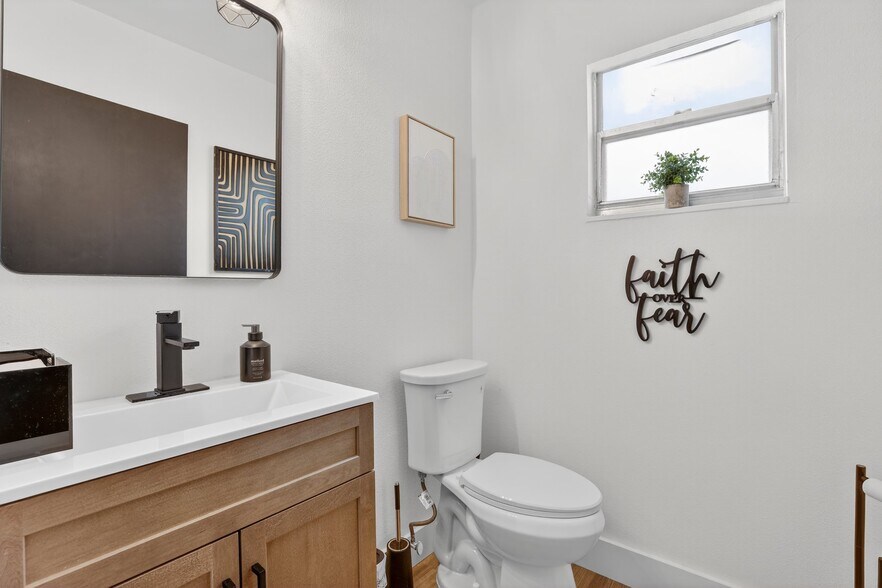 More Photos Of 1922 Hillcrest St, Orlando Office For Sale