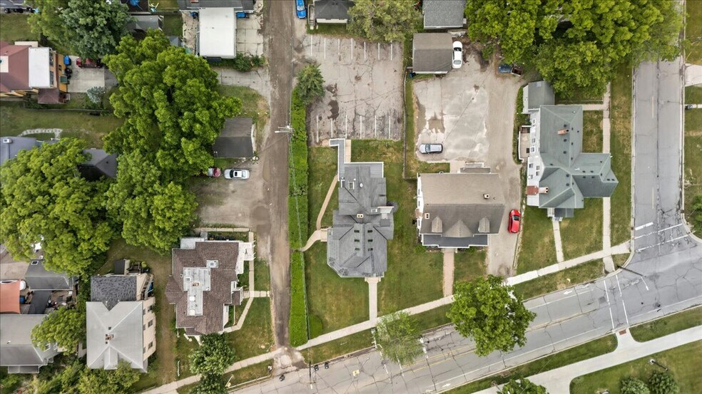 More Photos Of 415 W Forest Ave, Ypsilanti Sorority Fraternity House For Sale