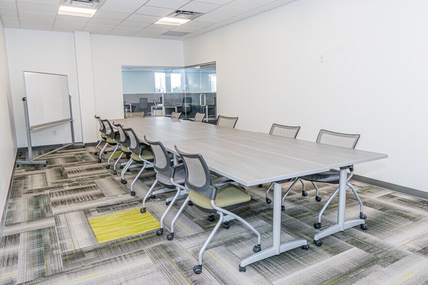 More Photos Of 3733 University Blvd W, Jacksonville Office For Lease