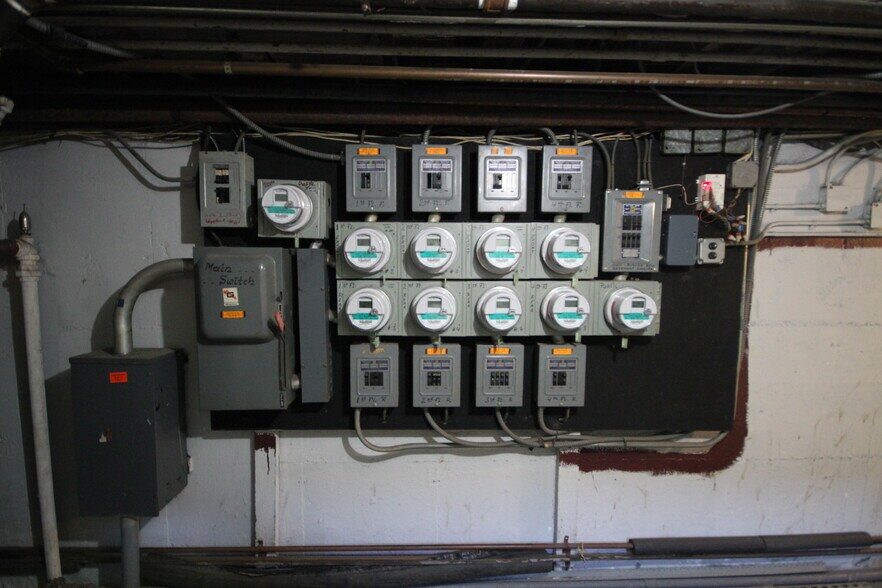 More Photos Of 4021 61st St, Woodside Apartments For Sale