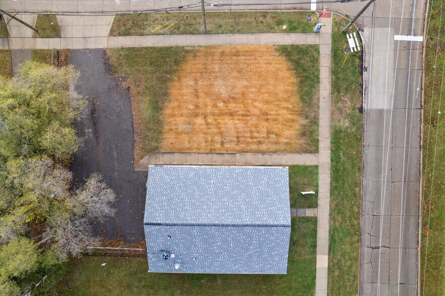 More Photos Of 22610 Rosewood St, Oak Park Office Residential For Sale