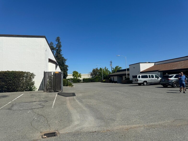 More Photos Of 1868-1872 Stone Ave, San Jose Manufacturing For Lease