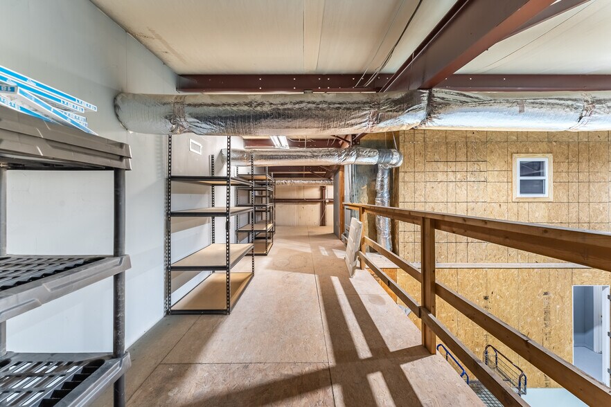 More Photos Of 160 Oldham Dr, Bella Vista Light Distribution For Sale