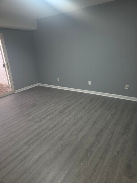 More Photos Of 6846 S Lakewood Ter, Douglasville Specialty For Sale