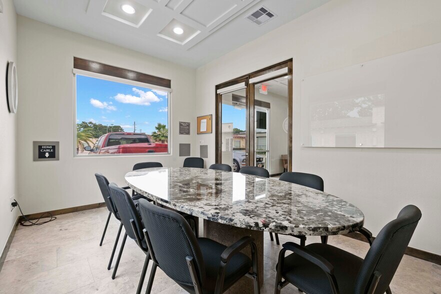 More Photos Of 25329 Budde Rd, The Woodlands Office For Sale