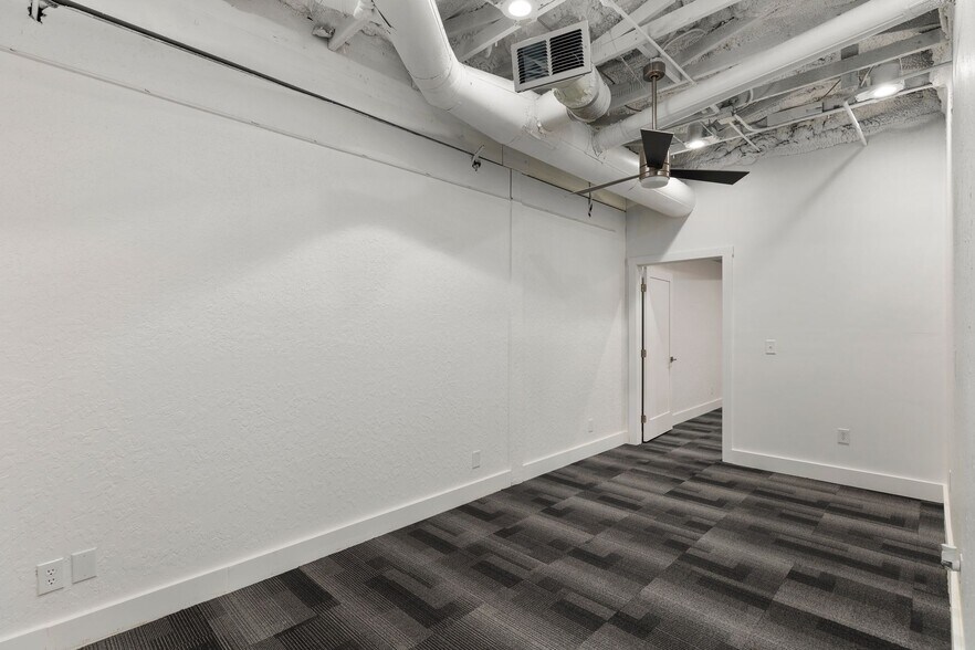 More Photos Of 22030 7th Ave S, Des Moines Medical For Sale