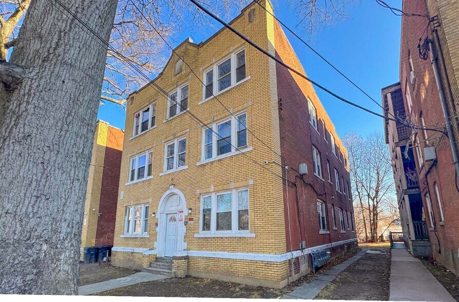 Primary Photo Of 204-206 Magnolia St, Hartford Apartments For Sale