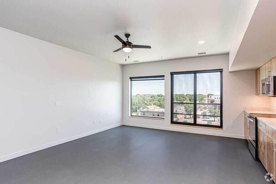 More Photos Of 202 E Emma Ave, Springdale Apartments For Lease